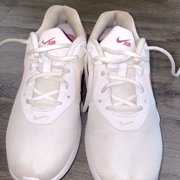 Nike Pink and White Women’s Sneakers | Size 8.5 - Picture 13 of 13
